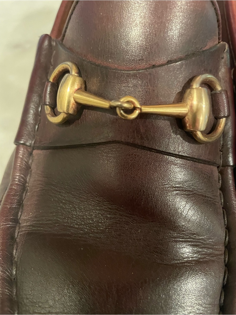 Gucci Men's Classic Leather Bit Loafers in Burgundy - Picture 7 of 8